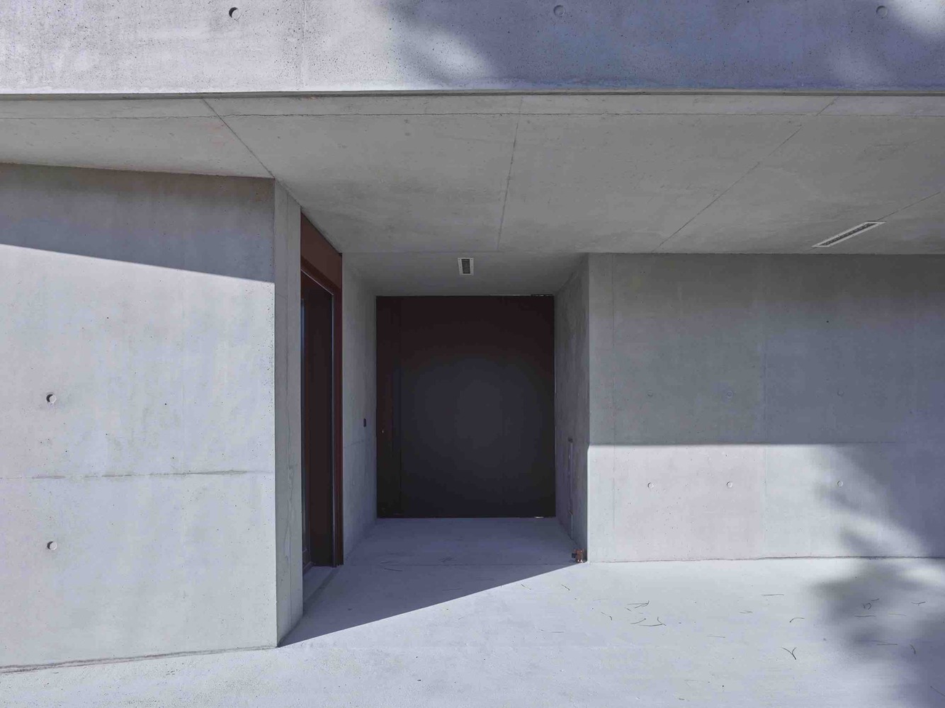 Youth Centre  Zakarian-Navelet Architectes