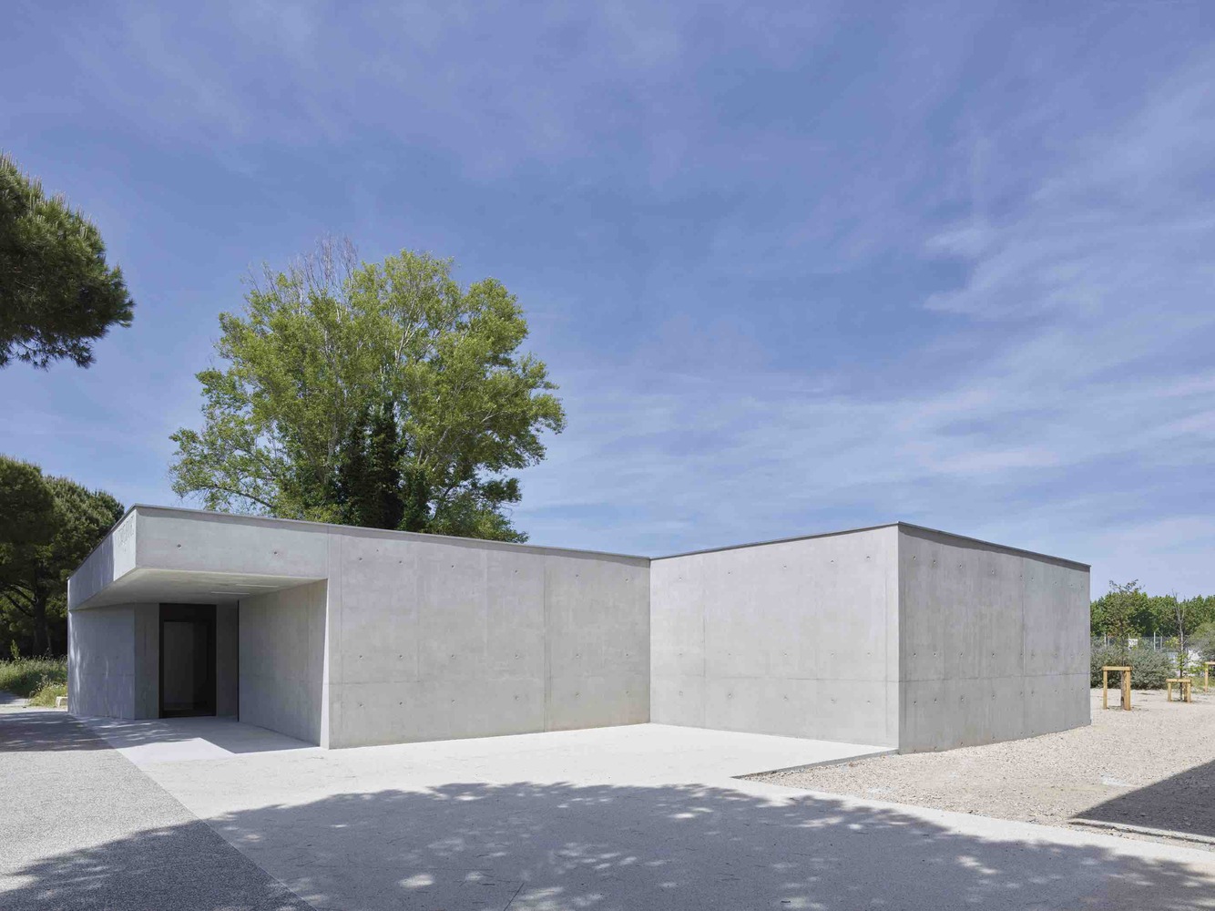 Youth Centre  Zakarian-Navelet Architectes